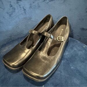Naturalizer Reaction Black Mary Jane Shoes. Built for comfort & support. Size 8